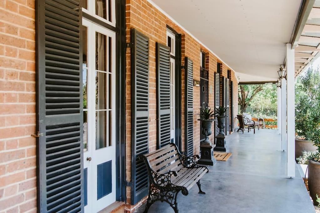 Cawarra On The Park - Historic Grandeur