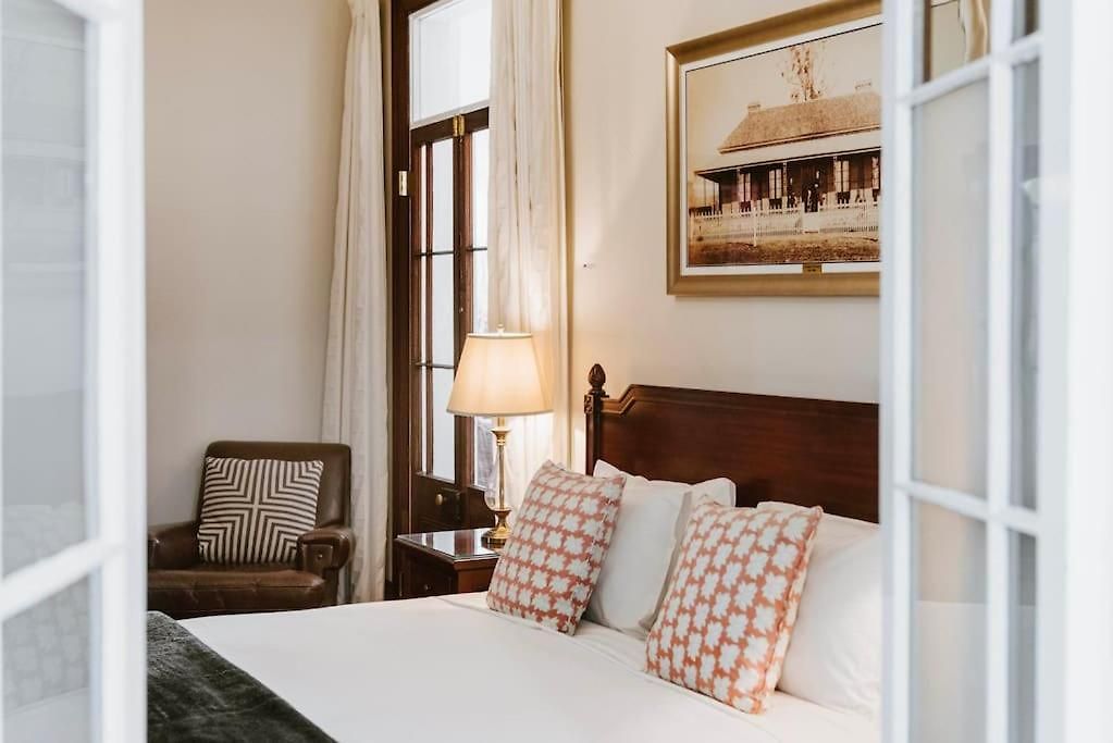 Holiday home Cawarra On The Park - Historic Grandeur