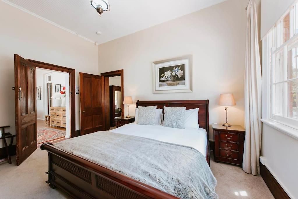 Cawarra On The Park - Historic Grandeur