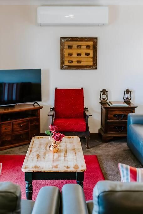 The Ithaca Farm Experience - A Unique Escape Holiday home Mudgee