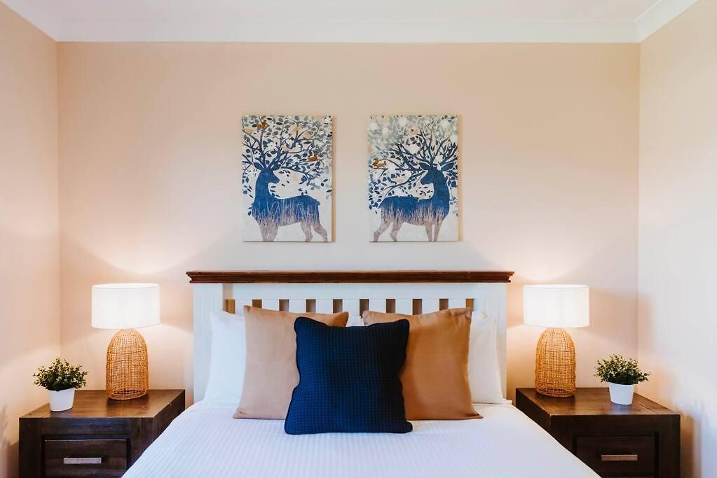 Macquarie Manor - Experience Grand Country Living *