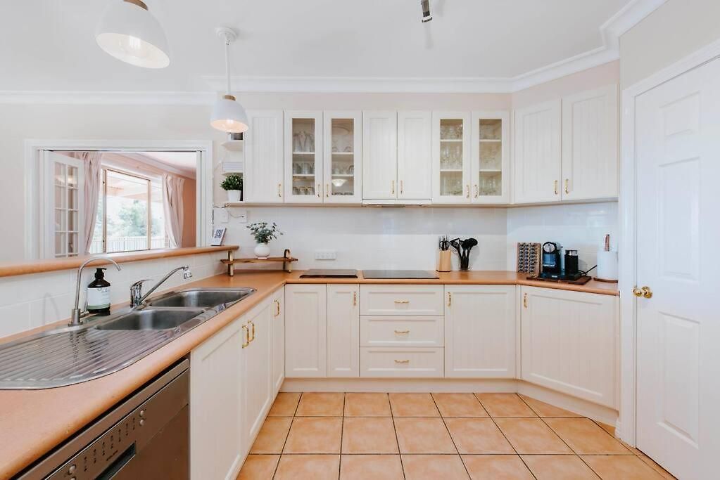 Macquarie Manor - Experience Grand Country Living