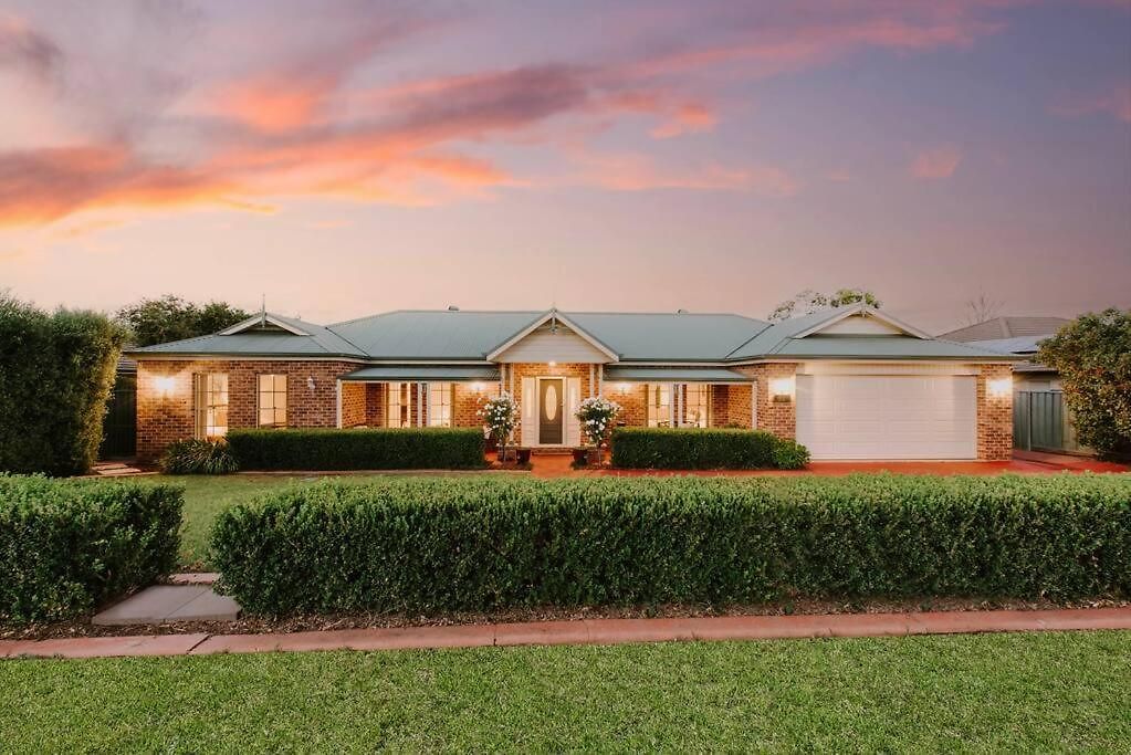 Macquarie Manor - Experience Grand Country Living Holiday home