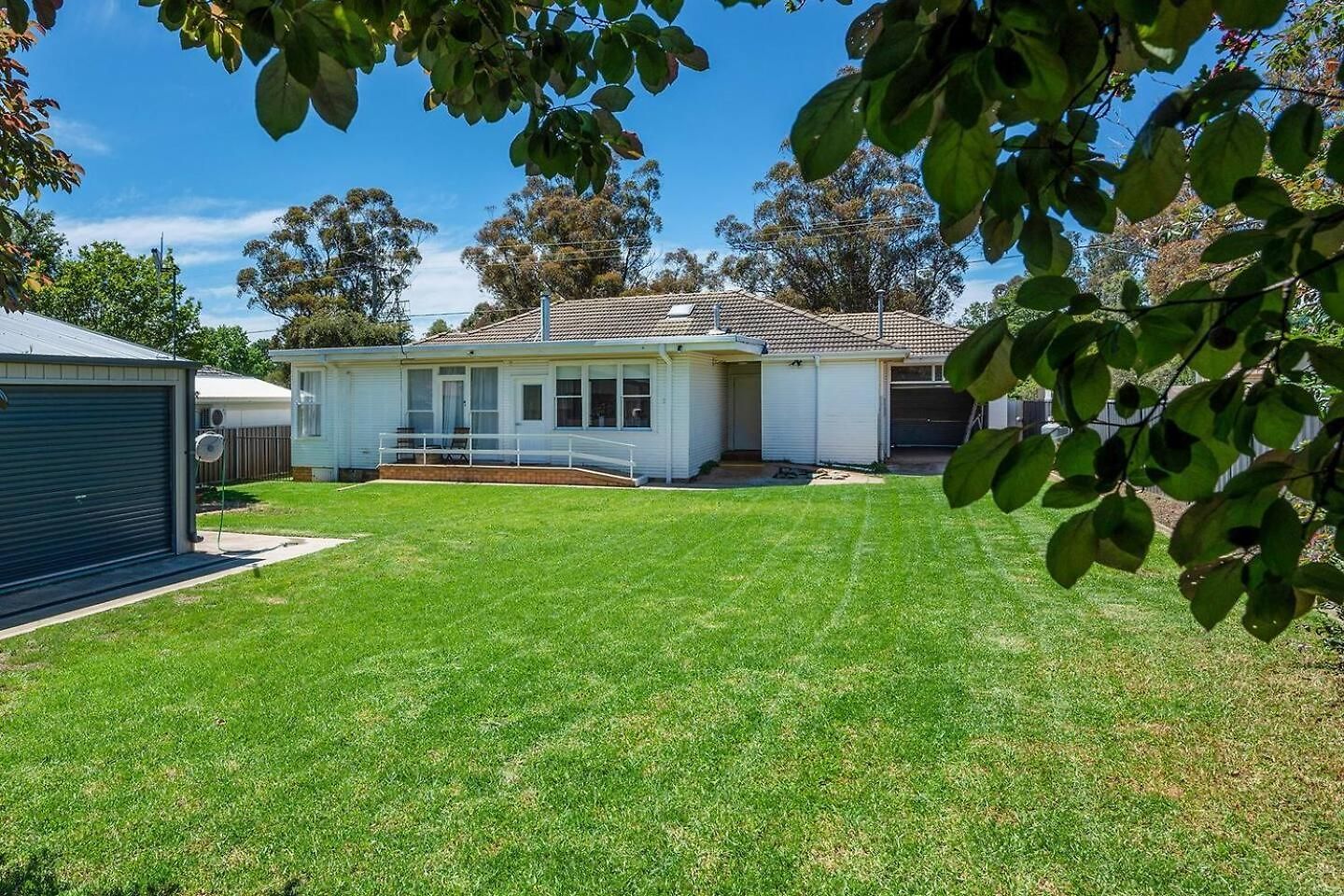 Holiday home Bancroft House On Scenic Golf Course *