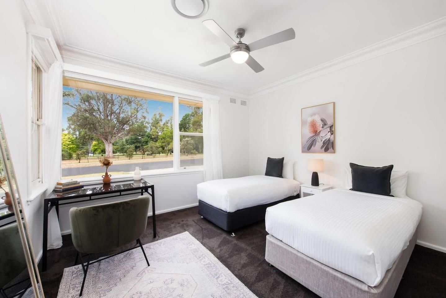 Holiday home Bancroft House On Scenic Golf Course
