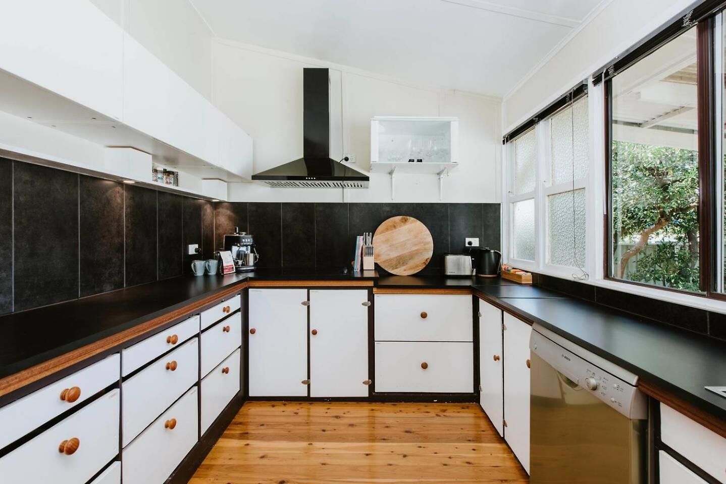 Court House Hideaway - Country Comfort In Town Holiday home