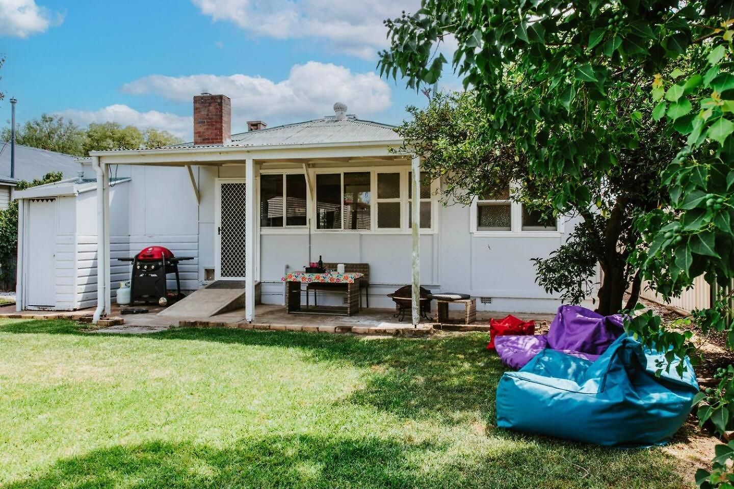 Court House Hideaway - Country Comfort In Town Holiday home *