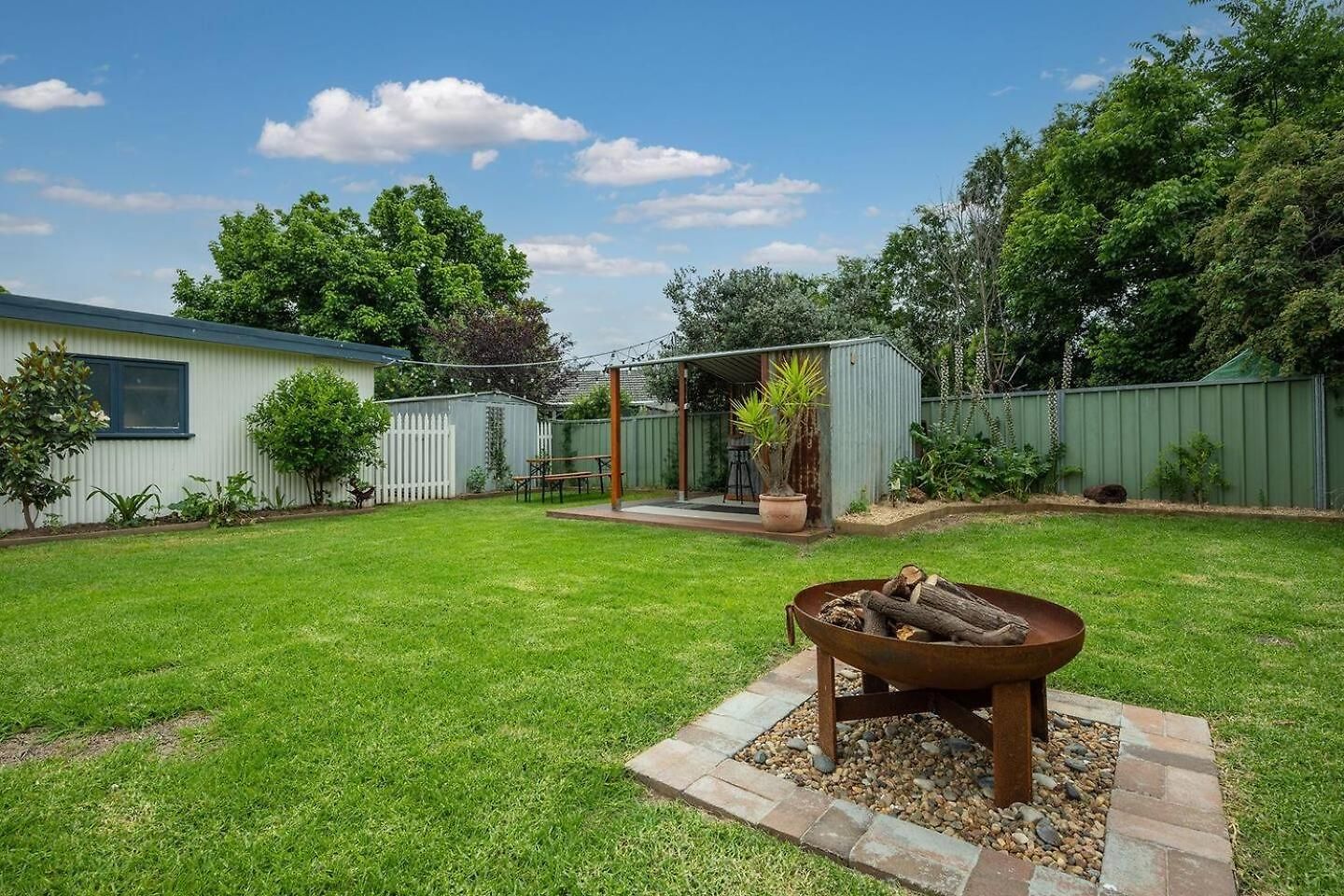 Clematis - Indoor-outdoor Lifestyle * Mudgee