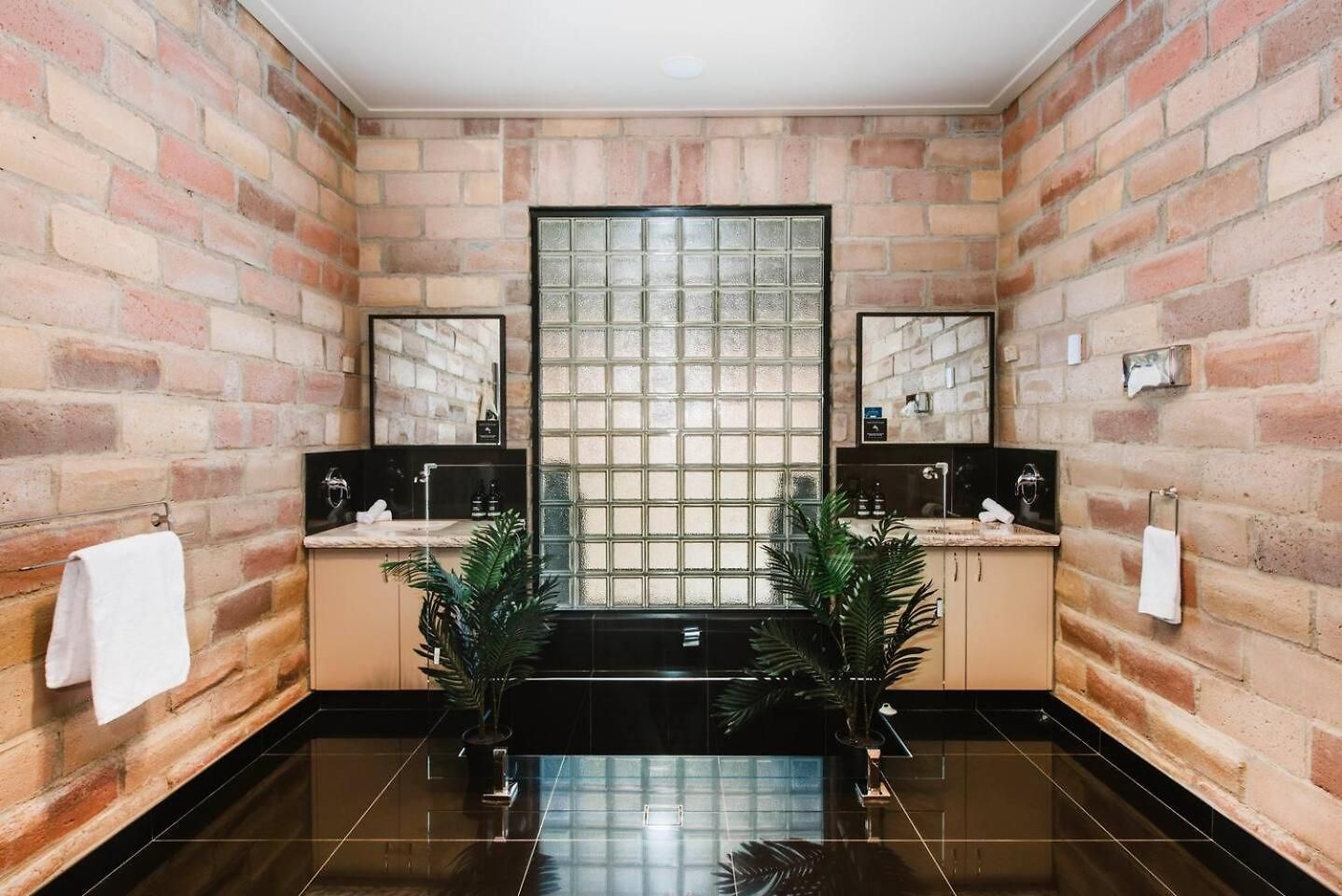 'tyalla Lodge' Unique Luxe Design In The Mountains Holiday home Mudgee