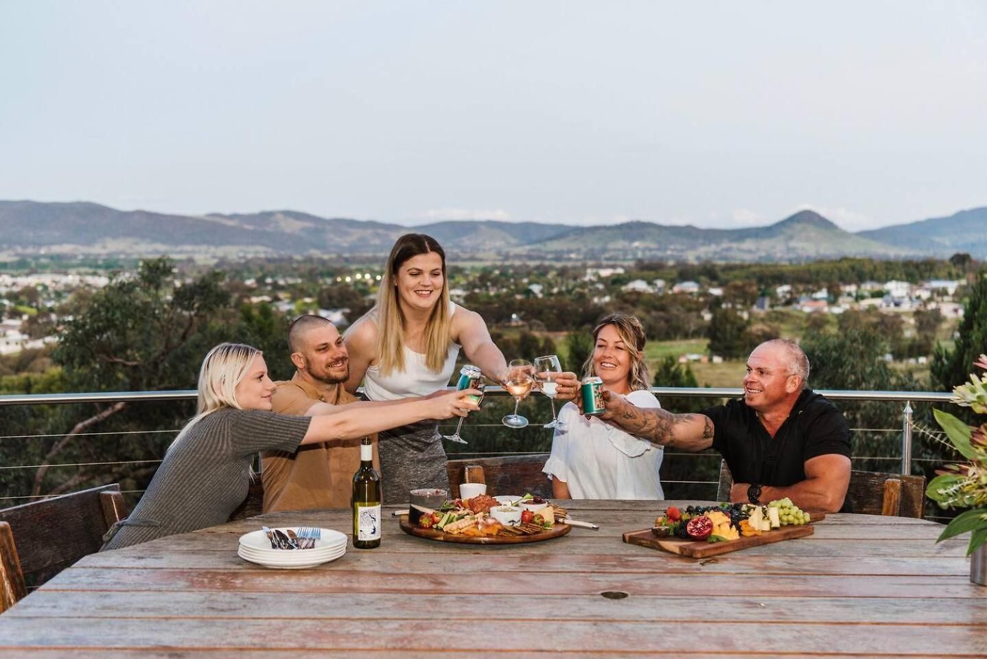 'tyalla Lodge' Unique Luxe Design In The Mountains Mudgee