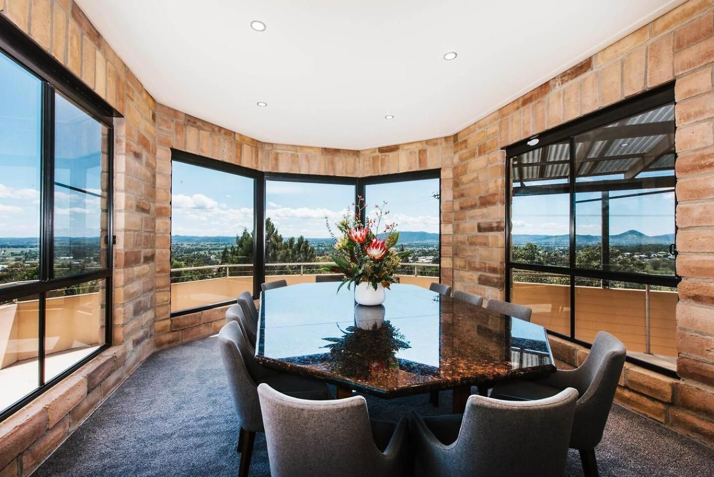 'tyalla Lodge' Unique Luxe Design In The Mountains Mudgee