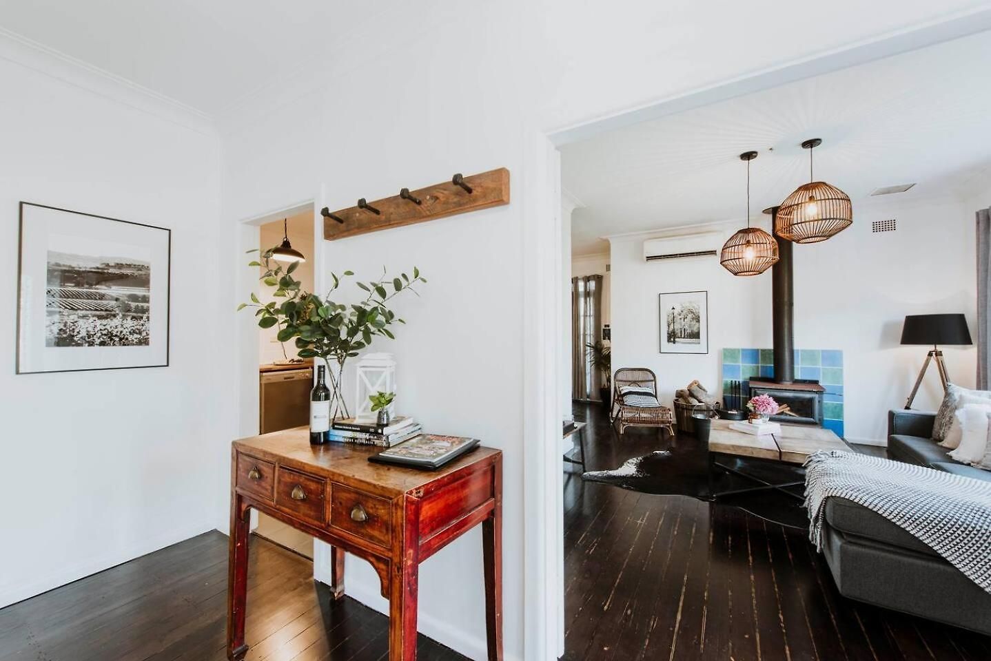 Charlie's Stylish Family-friendly In Downtown *