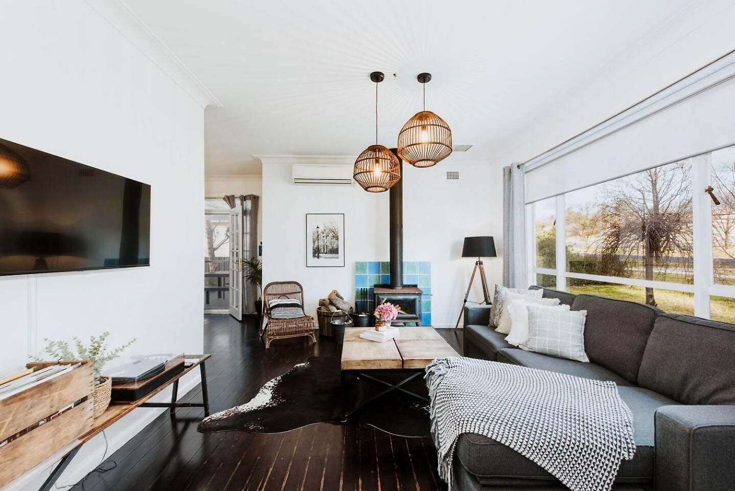 Charlie's Stylish Family-friendly In Downtown *
