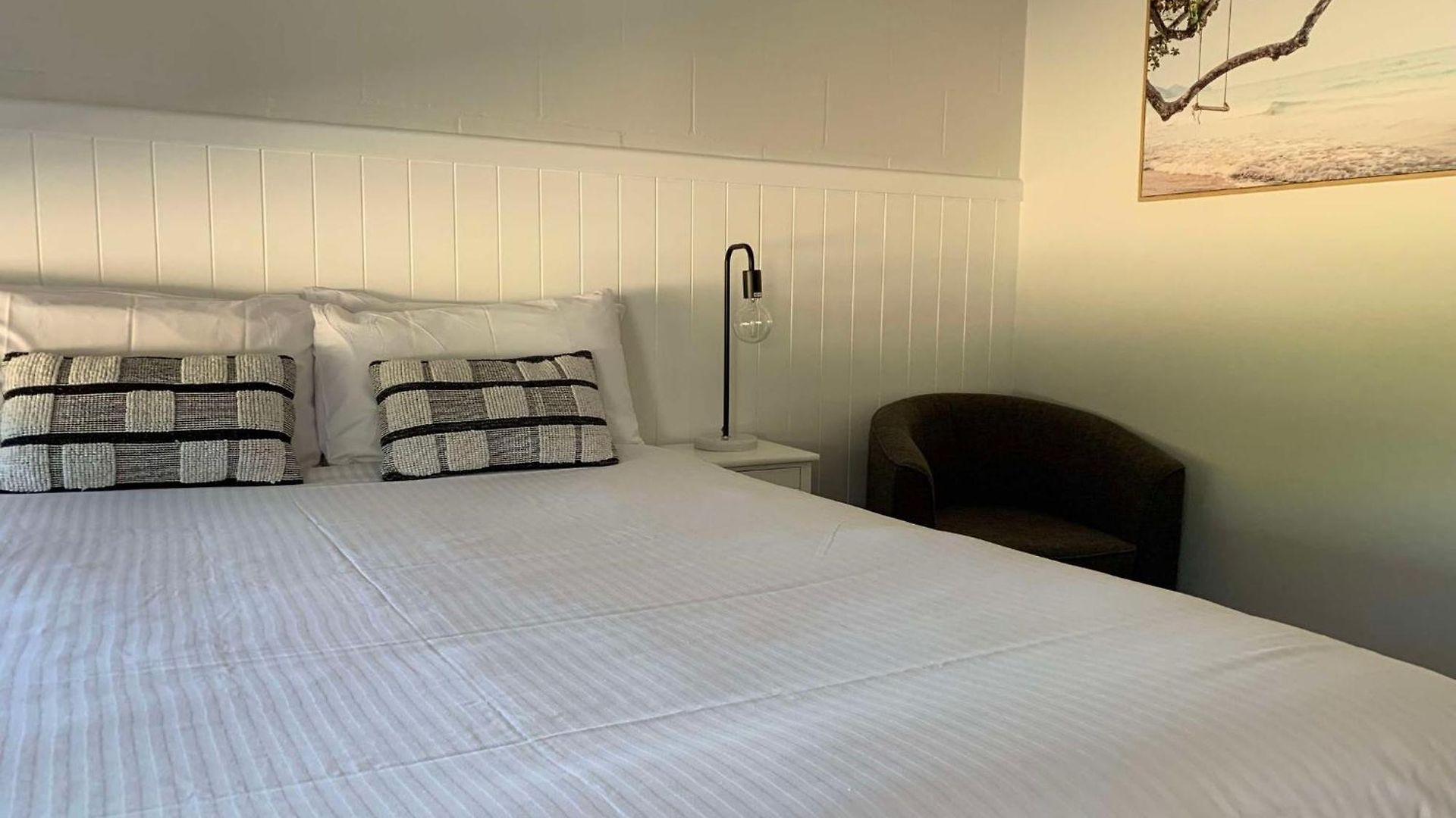 Vineyard Motor Motel 4*