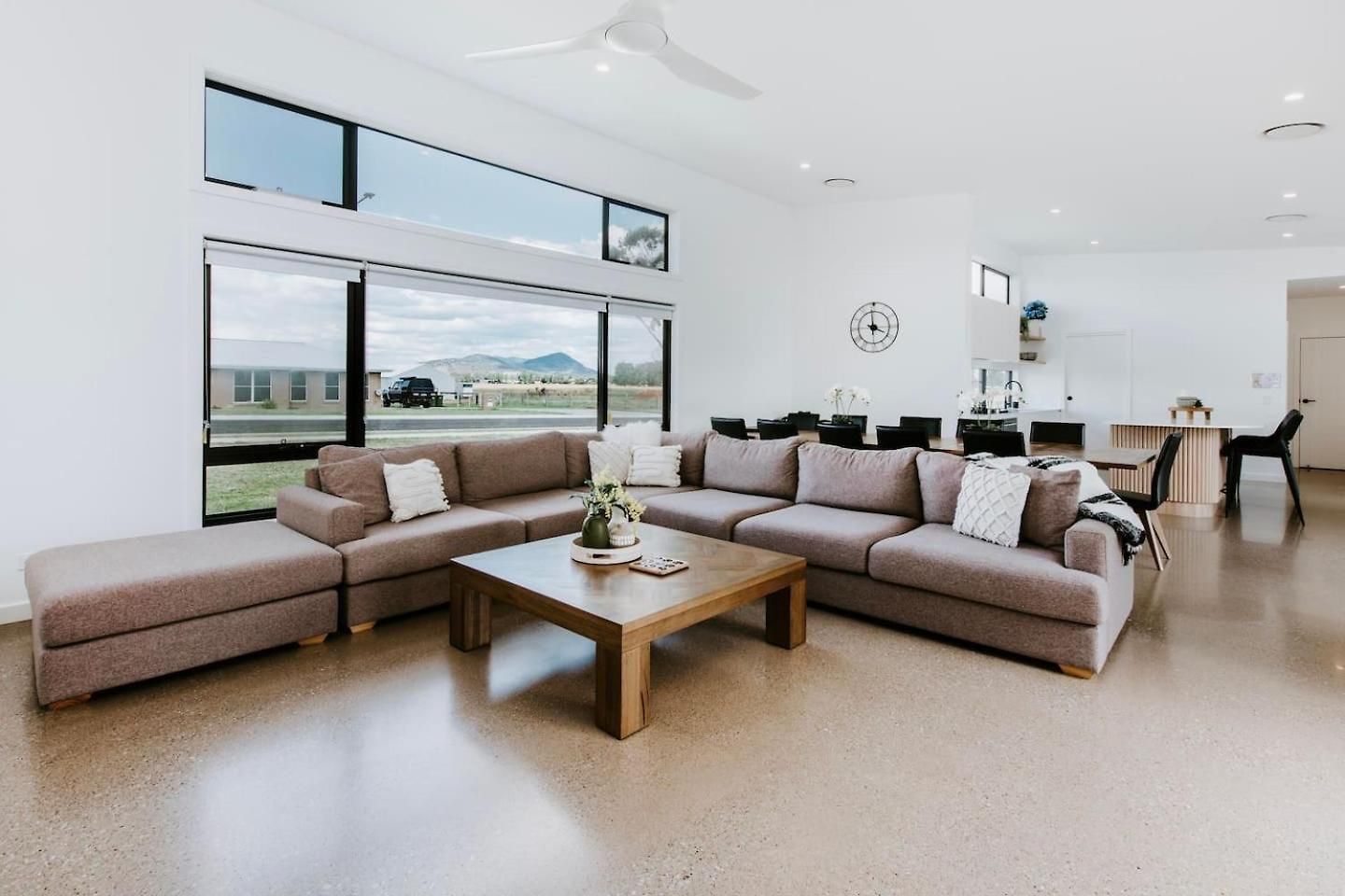Haven - Stunning Terra Modern Design * Mudgee