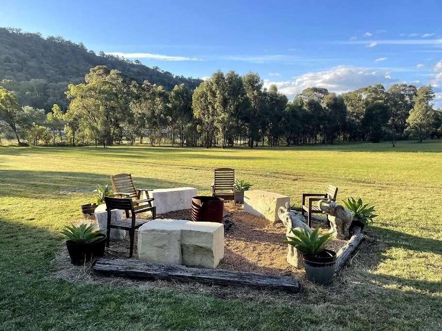 Frog Hill 8 Bedroom Luxe Rural Retreat Near Town With 2 *