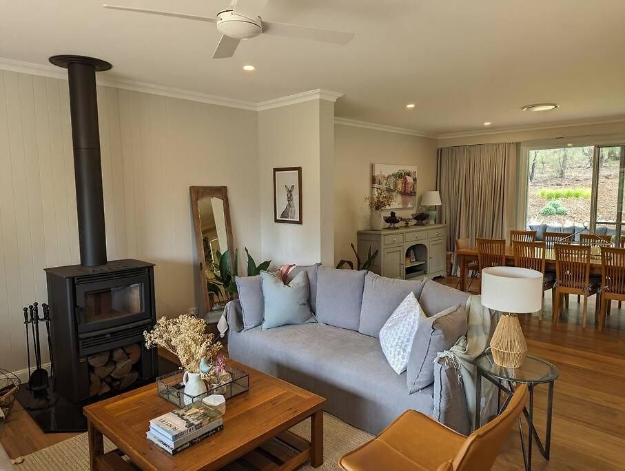 Frog Hill 8 Bedroom Luxe Rural Retreat Near Town With 2 *