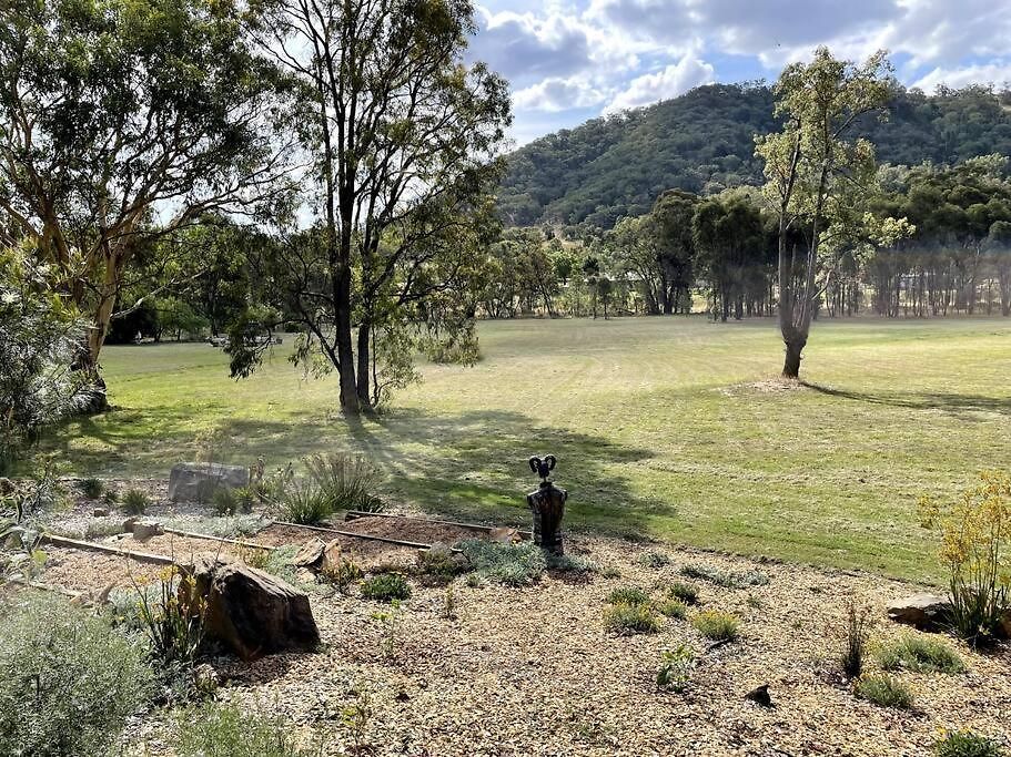 Frog Hill 8 Bedroom Luxe Rural Retreat Near Town With 2