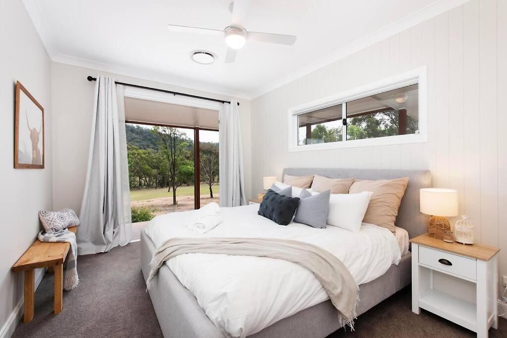 Frog Hill 8 Bedroom Luxe Rural Retreat Near Town With 2