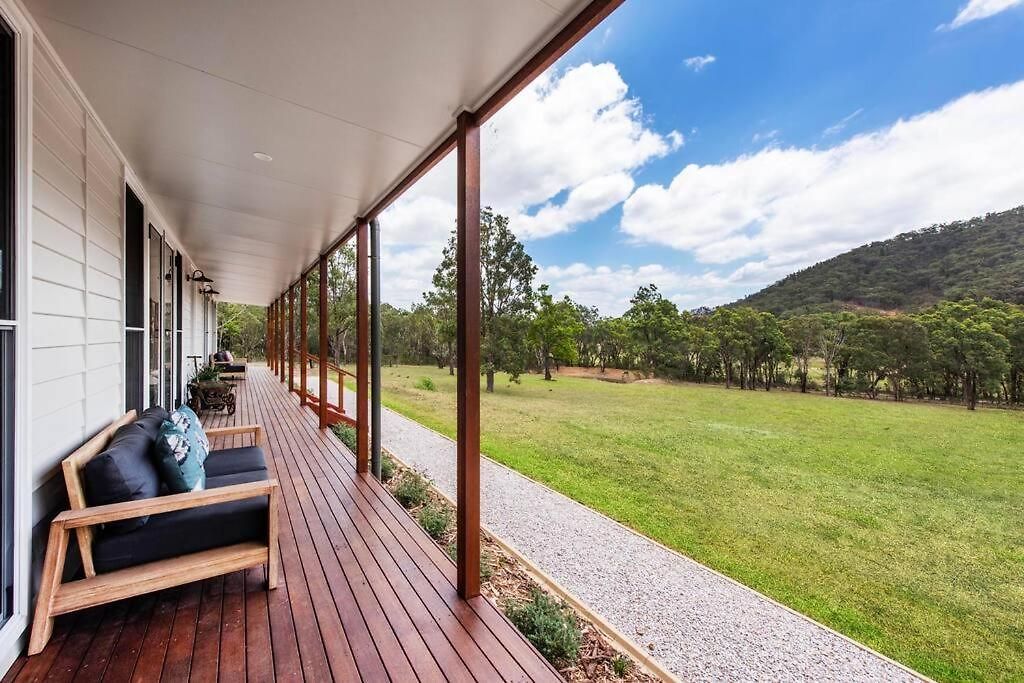 Frog Hill 8 Bedroom Luxe Rural Retreat Near Town With 2 Holiday home *