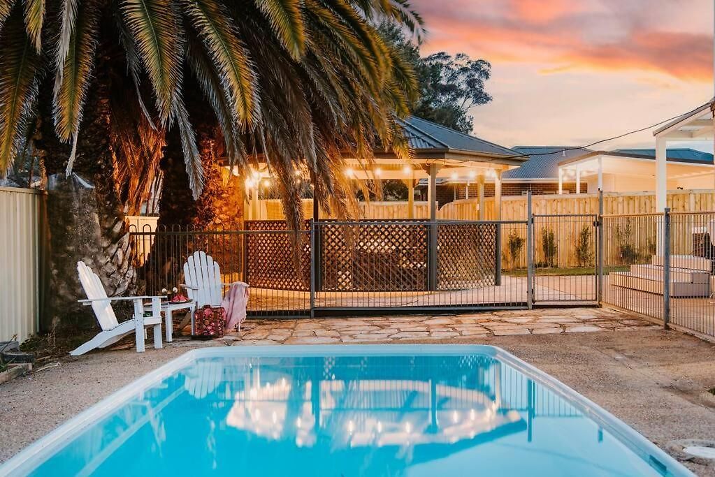 Yarranvale On Gladstone - A Gorgeous Country Abode
