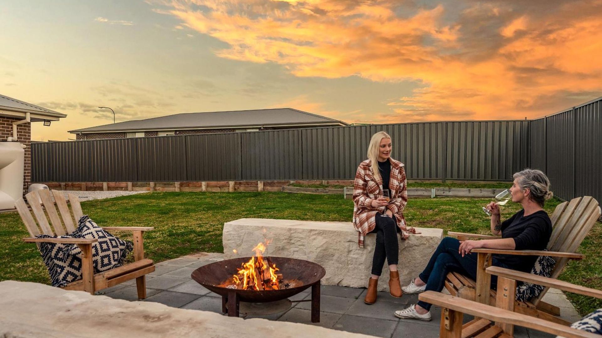 Devan House - An Entertainers' Retreat Close To Town *