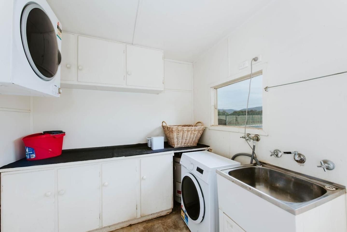 Burrundulla - Tranquil Country Allure Holiday home *