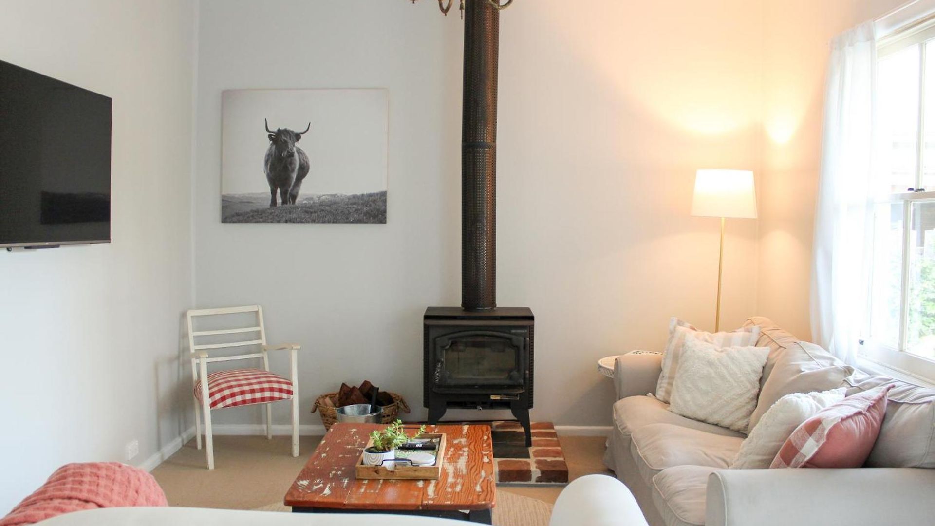 Holiday home The Little White - Country Elegance Near Cbd
