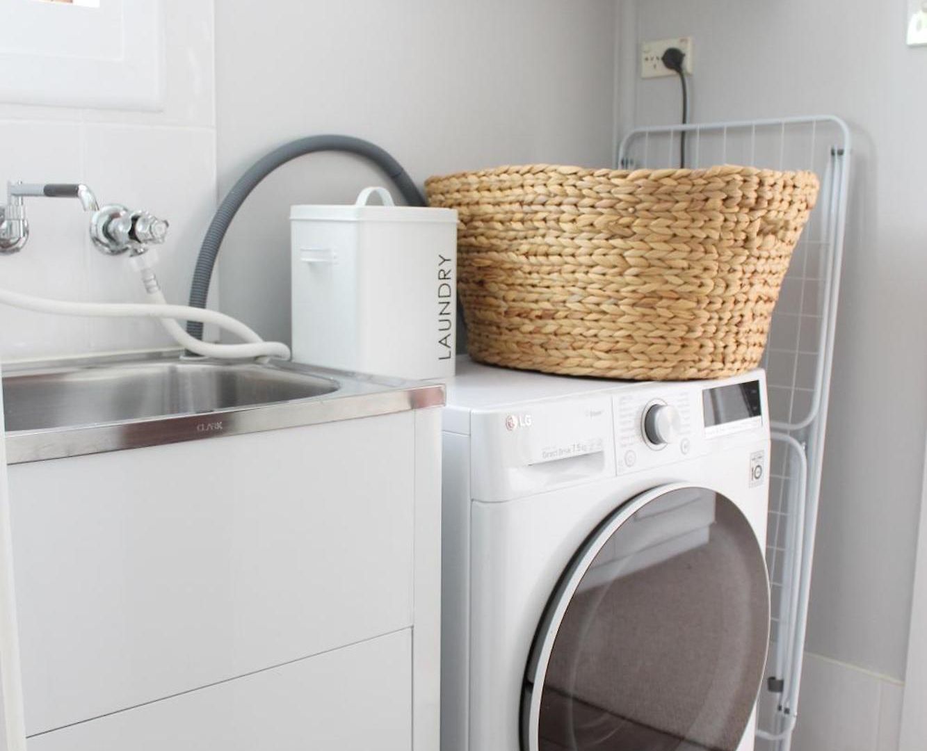 The Little White - Country Elegance Near Cbd Holiday home
