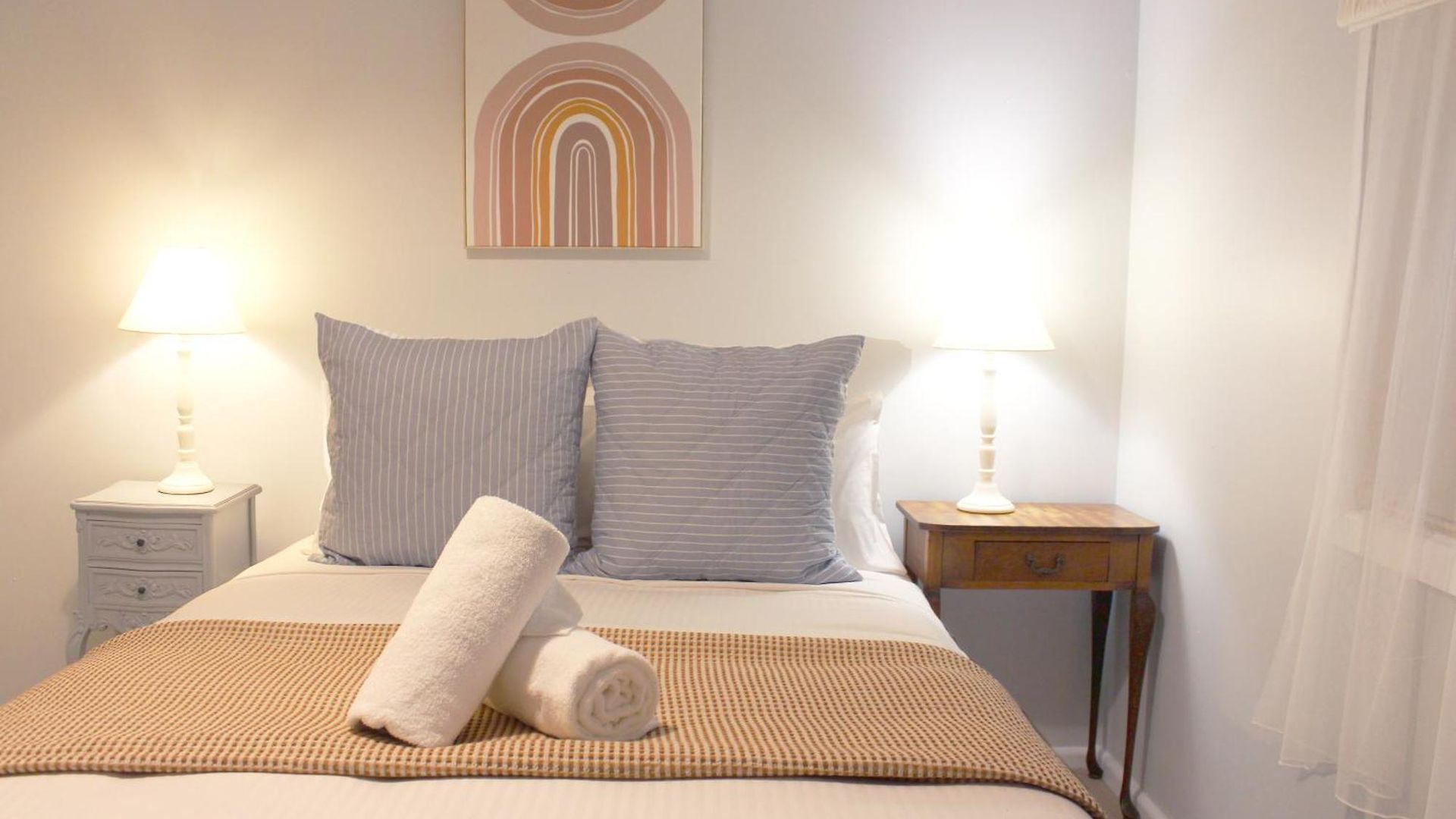 The Little White - Country Elegance Near Cbd Holiday home