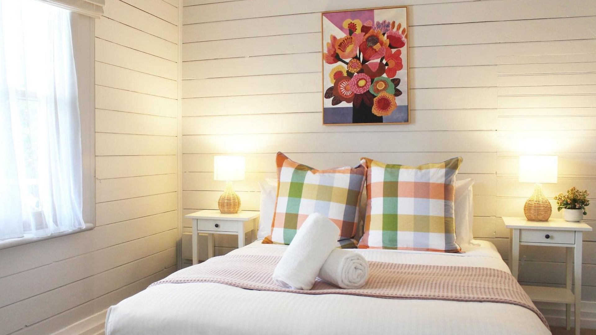 The Little White - Country Elegance Near Cbd Holiday home