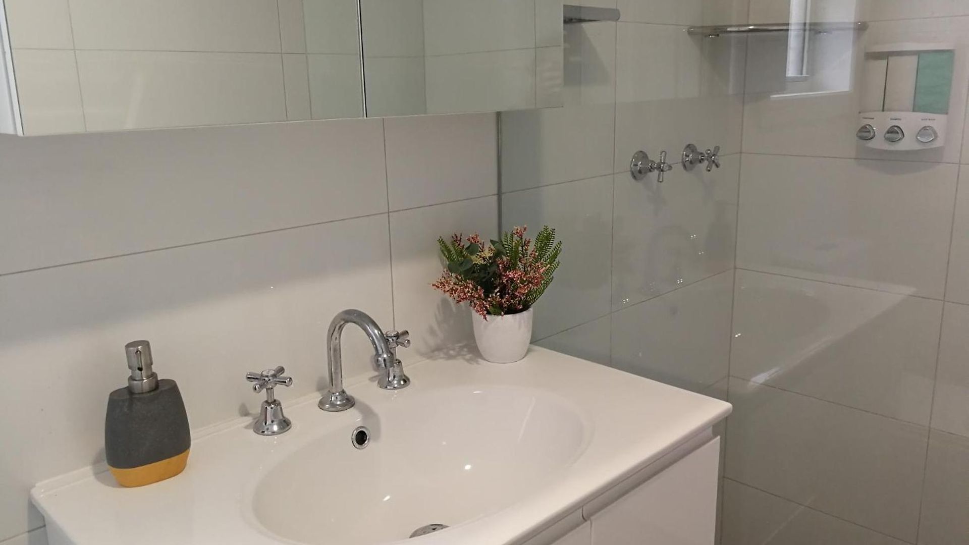 Apartment Merala A Cosy With Easy Stroll To Cbd *