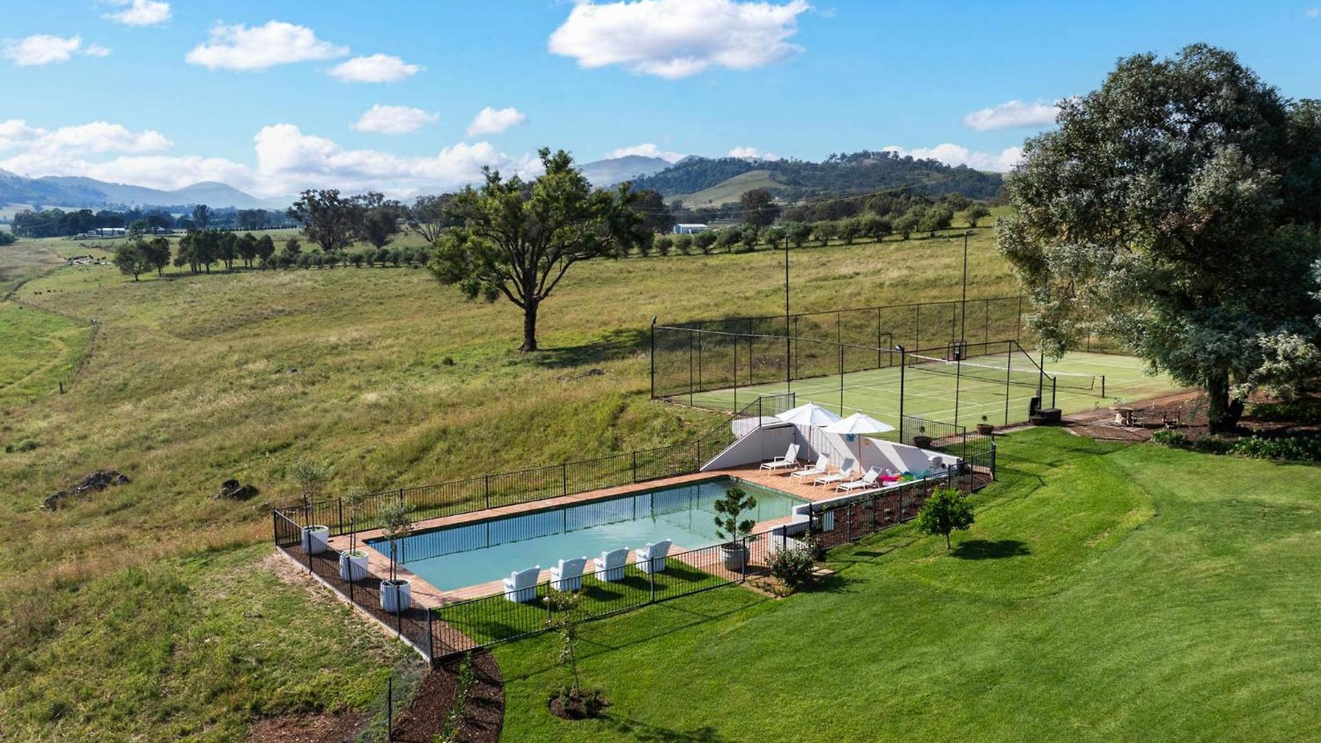 In The Grove, The Church, And Premium Private Homestead Farm stay
