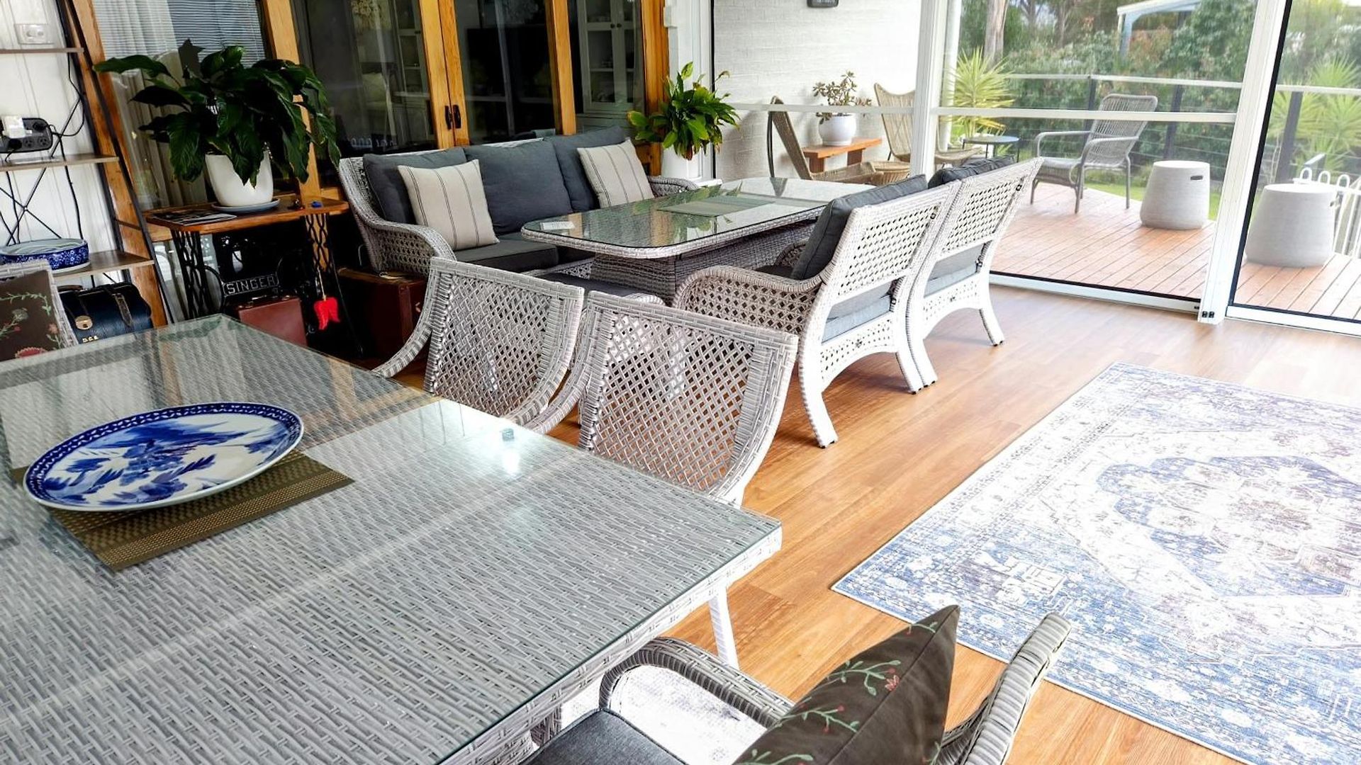 270 On Church - Entire With Spacious Alfresco Area Apartment *