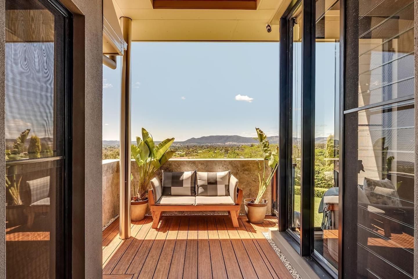 Red Lotus - A Grand Valley Views Escape *
