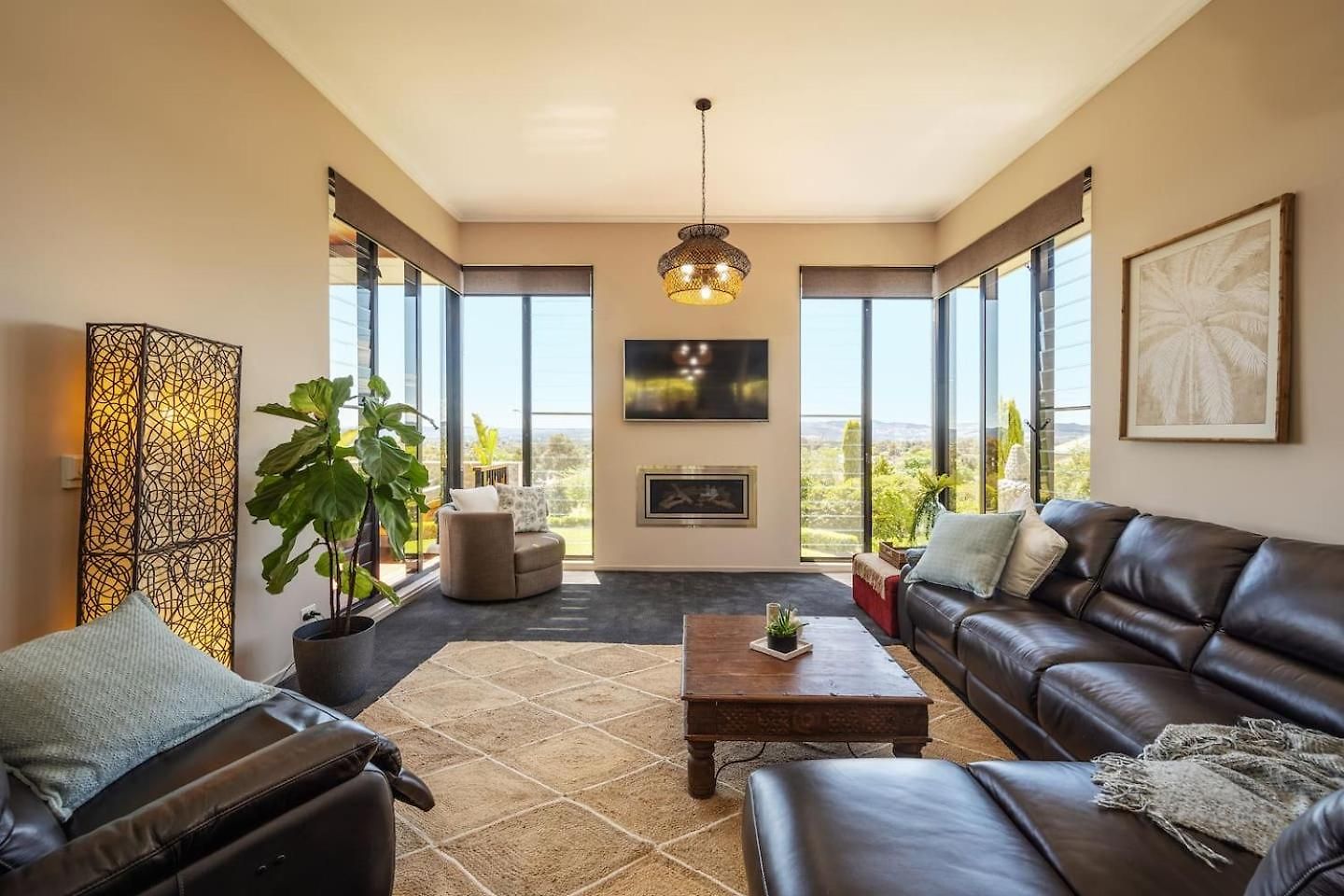 Red Lotus - A Grand Valley Views Escape