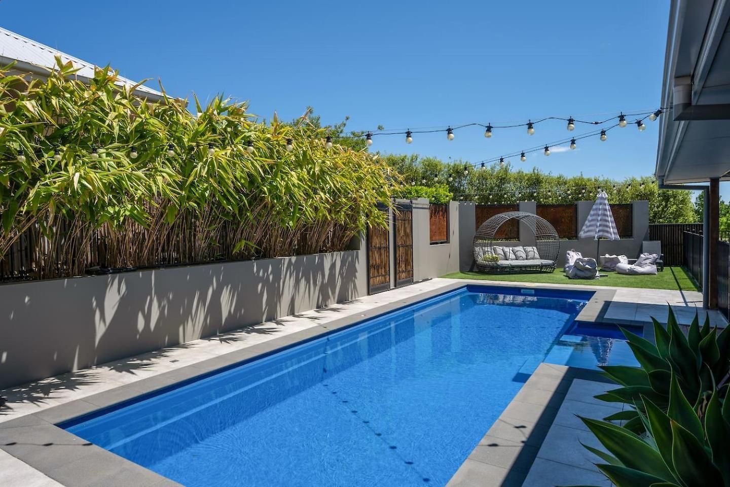 Red Lotus - A Grand Valley Views Escape Holiday home Mudgee