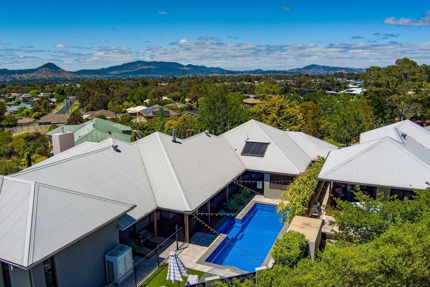 Red Lotus - A Grand Valley Views Escape Mudgee