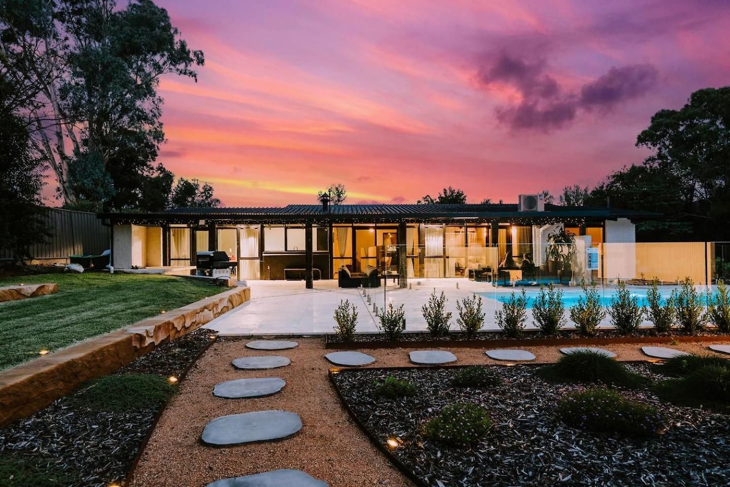 Moonlight At - Chic Soirees & Private Cinema