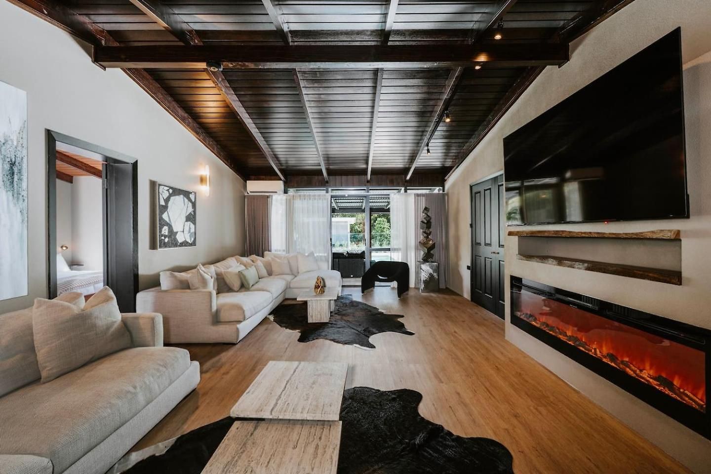 Moonlight At - Chic Soirees & Private Cinema Holiday home Mudgee
