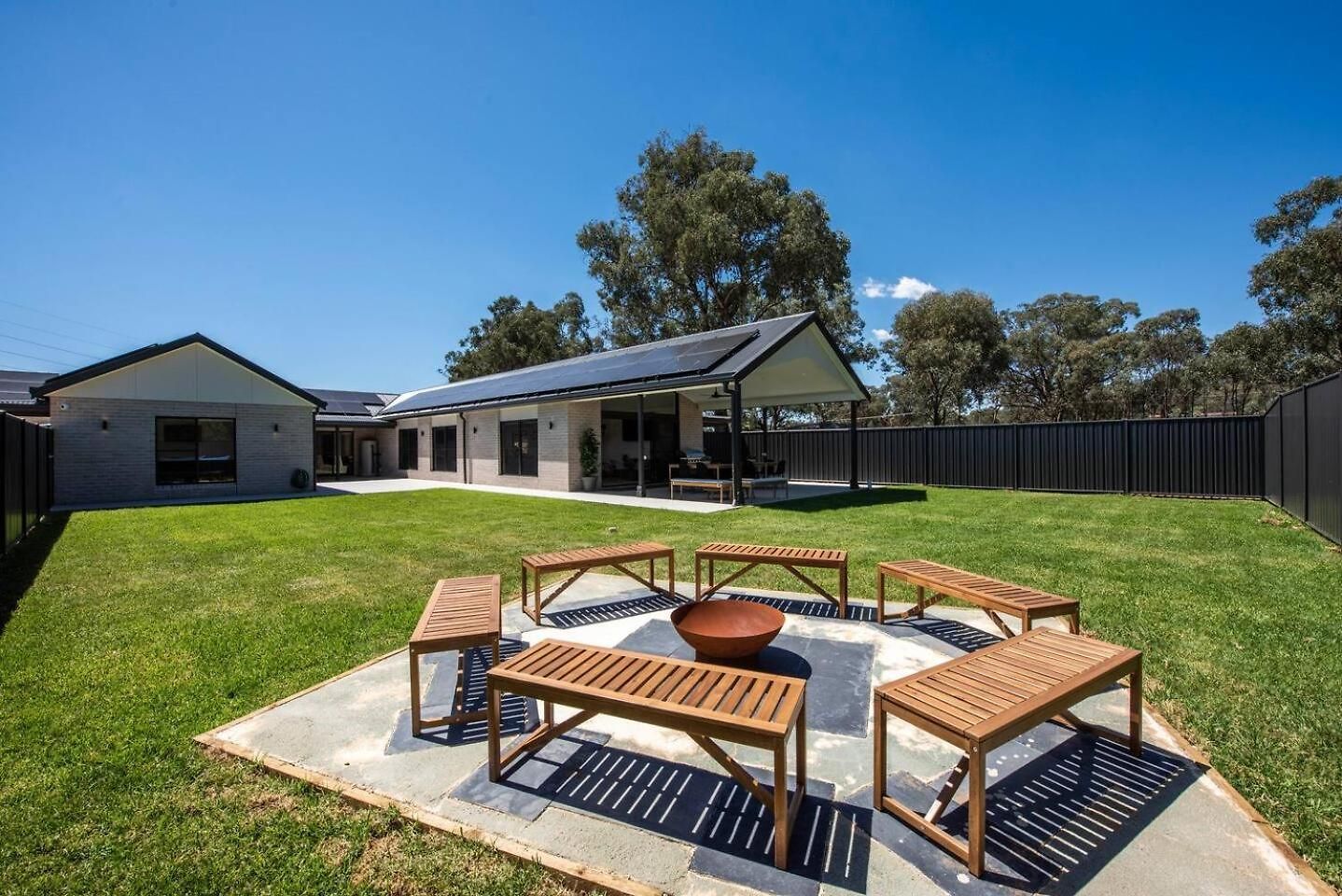 House - Grand Serenity For Gather & Play * Mudgee
