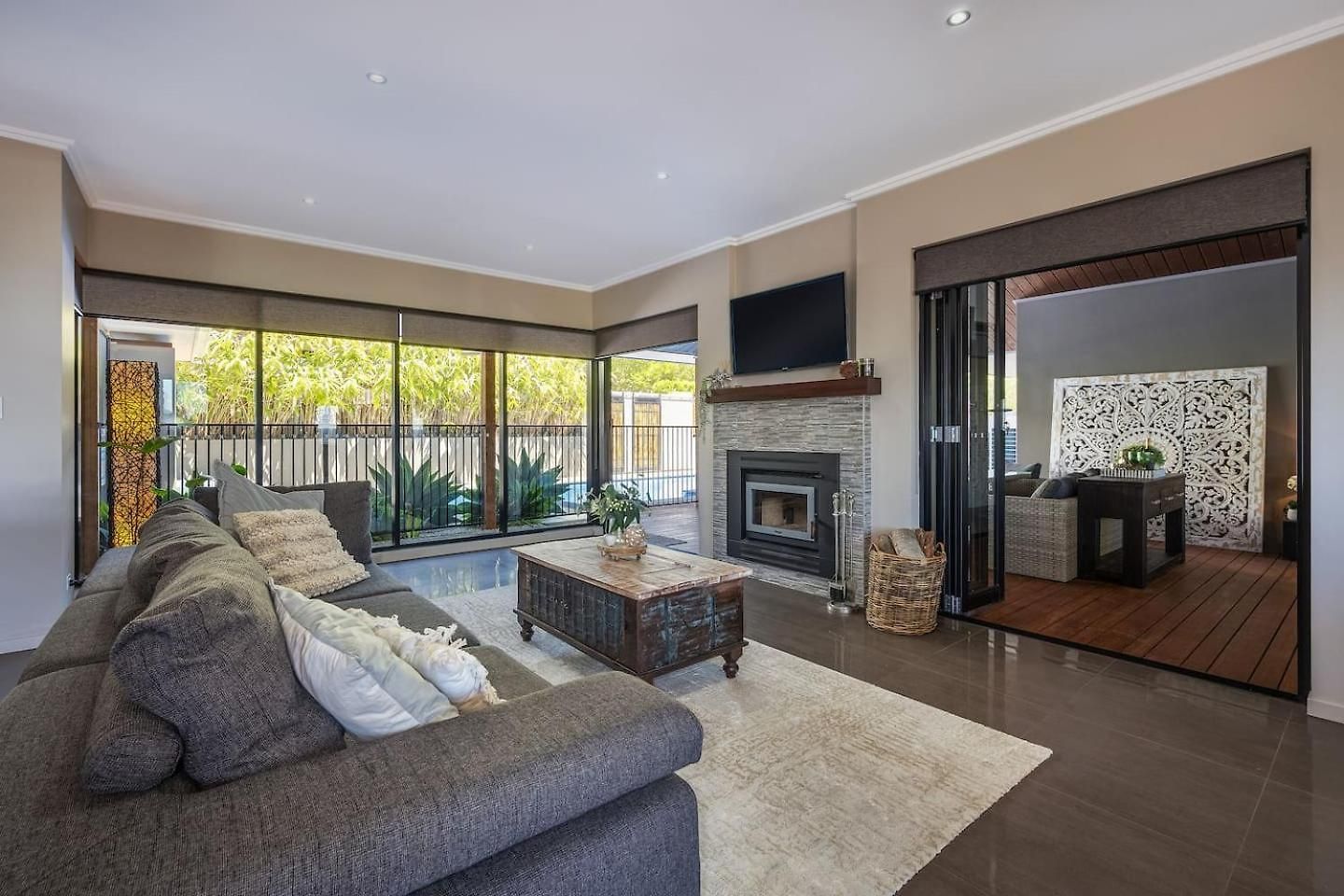 Red Lotus - A Grand Valley Views Escape