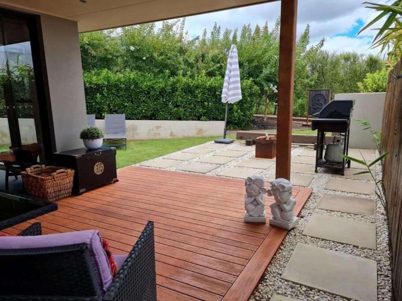 Red Lotus Retreat Near And Wineries Holiday home *