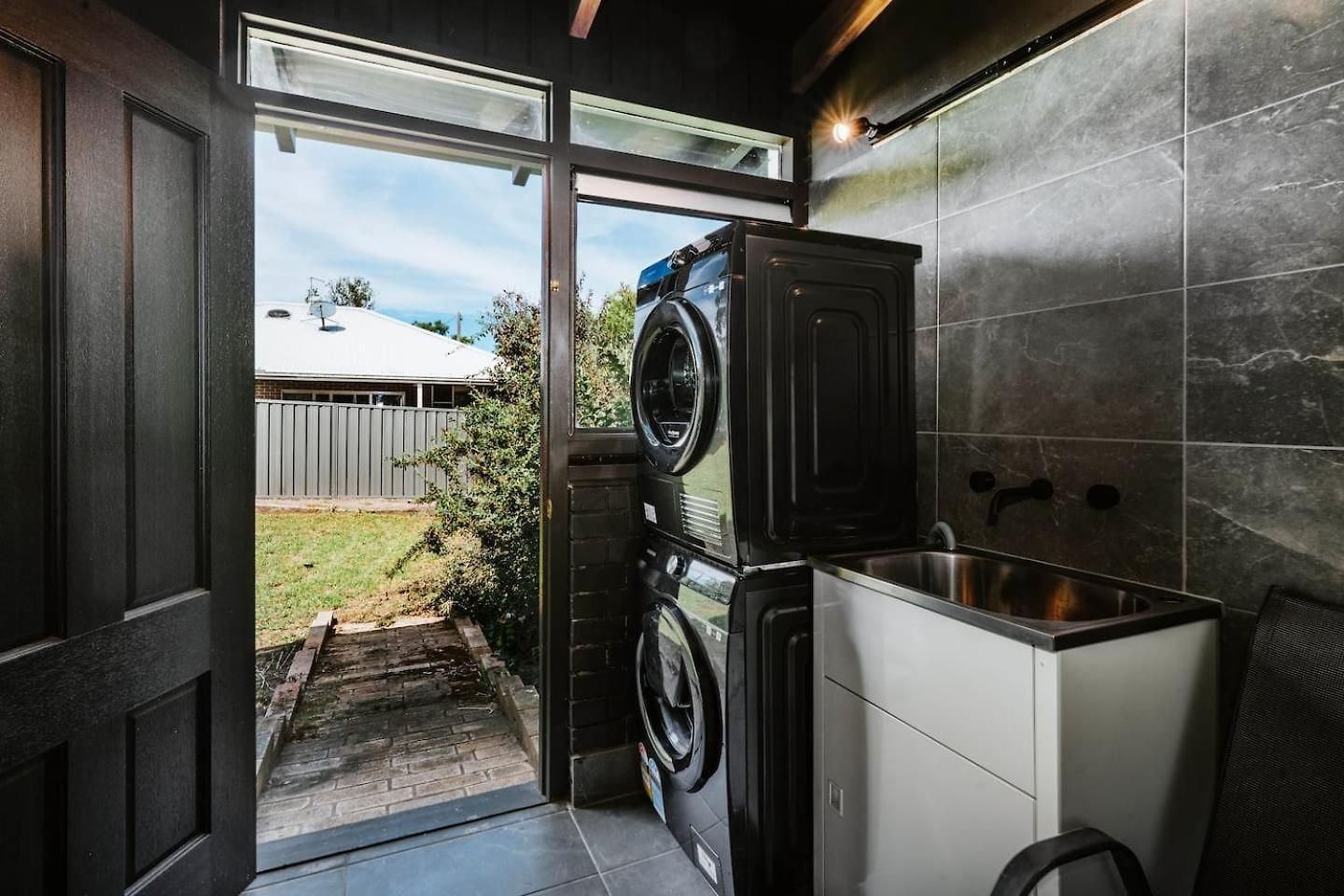 Moonlight At - Chic Soirees & Private Cinema Holiday home