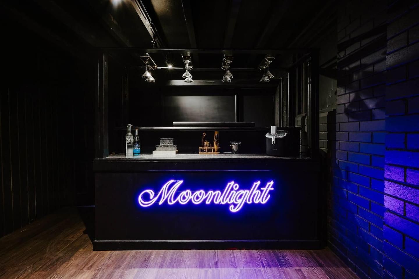Holiday home Moonlight At - Chic Soirees & Private Cinema *
