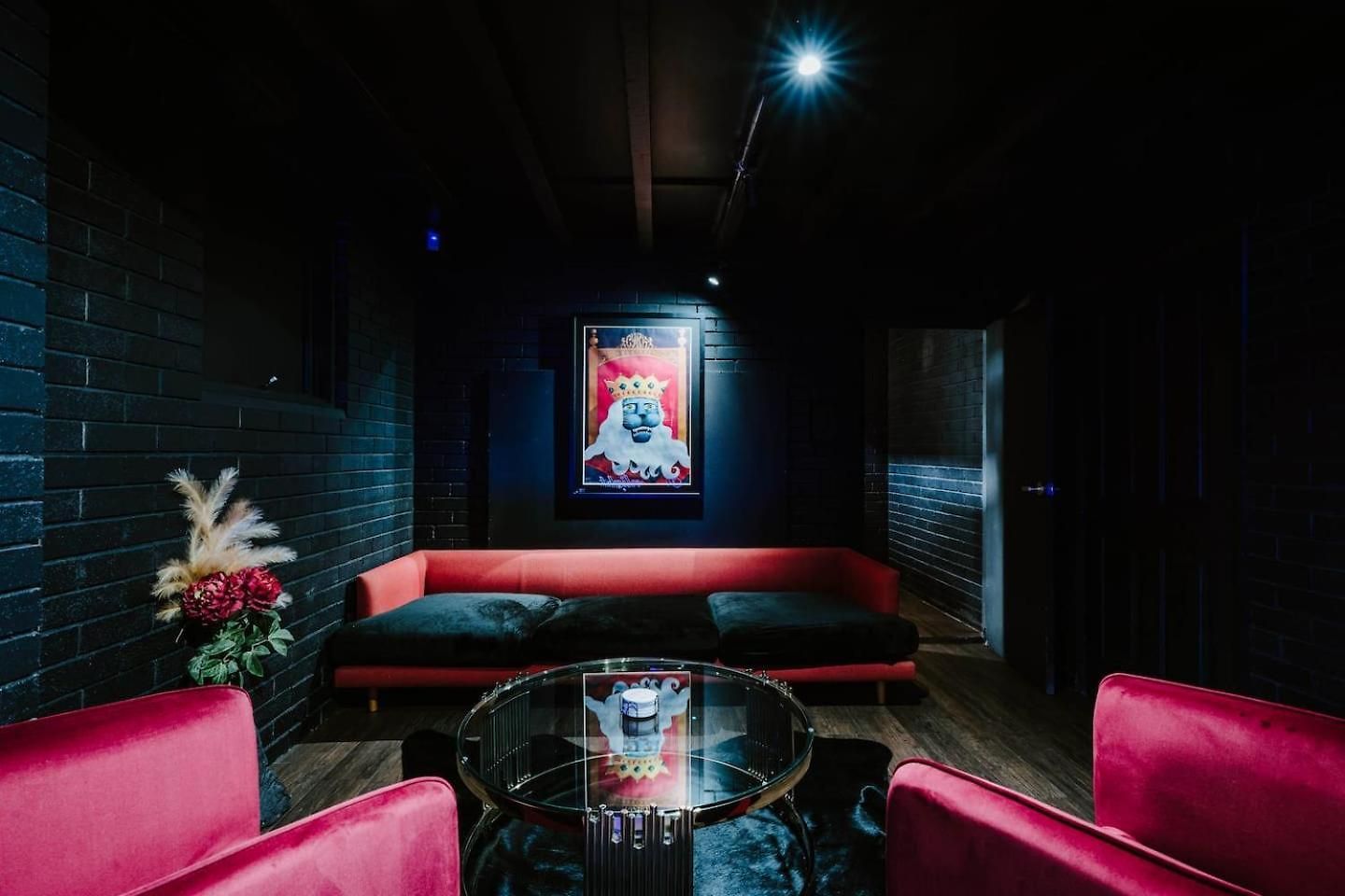 Moonlight At - Chic Soirees & Private Cinema Holiday home *
