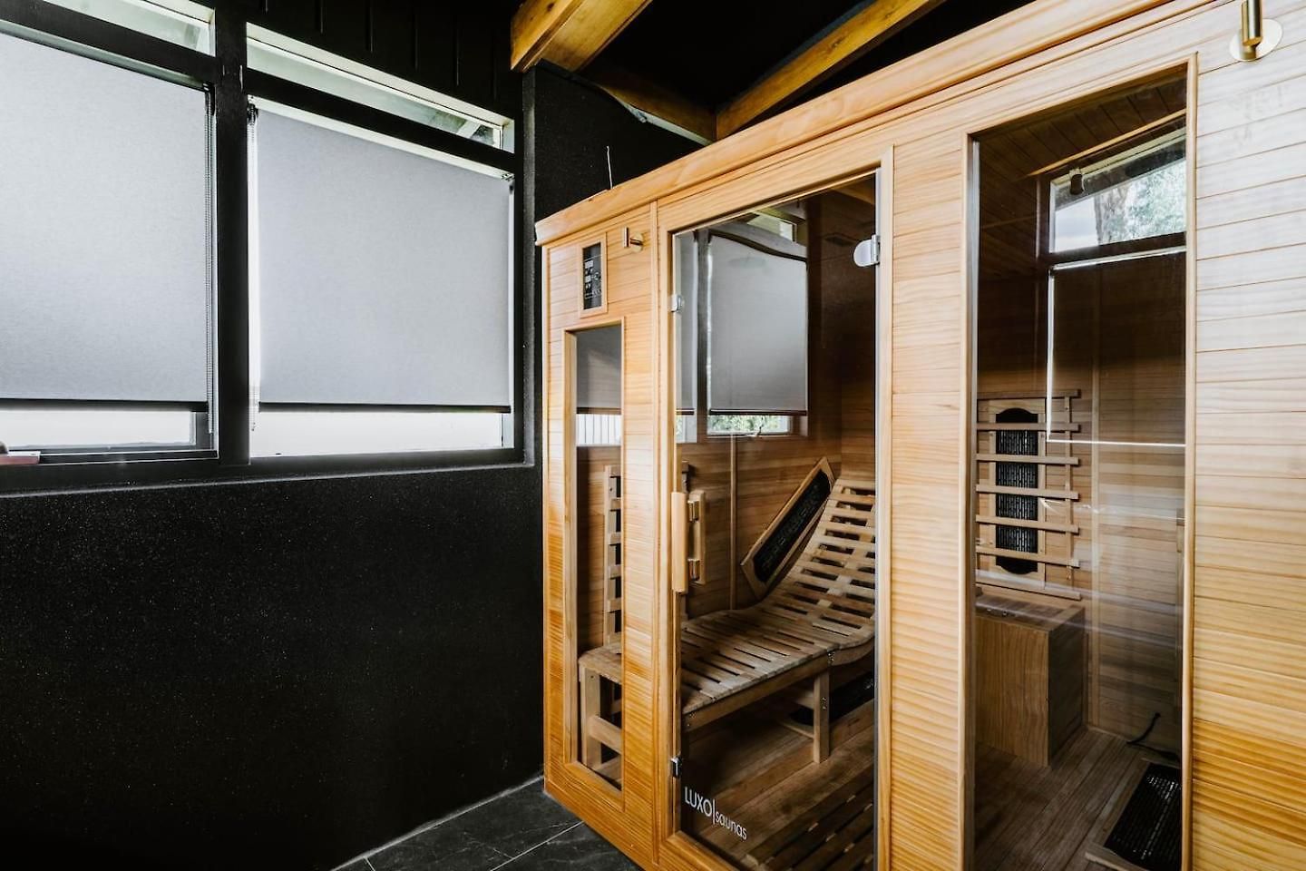 Moonlight At - Chic Soirees & Private Cinema Holiday home *