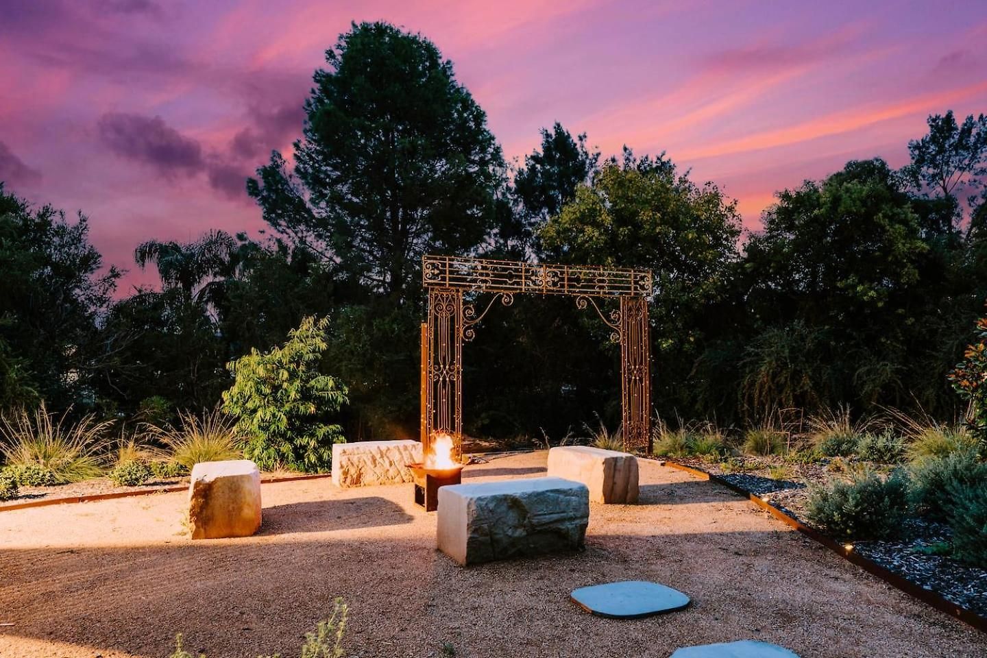 Moonlight At - Chic Soirees & Private Cinema * Mudgee