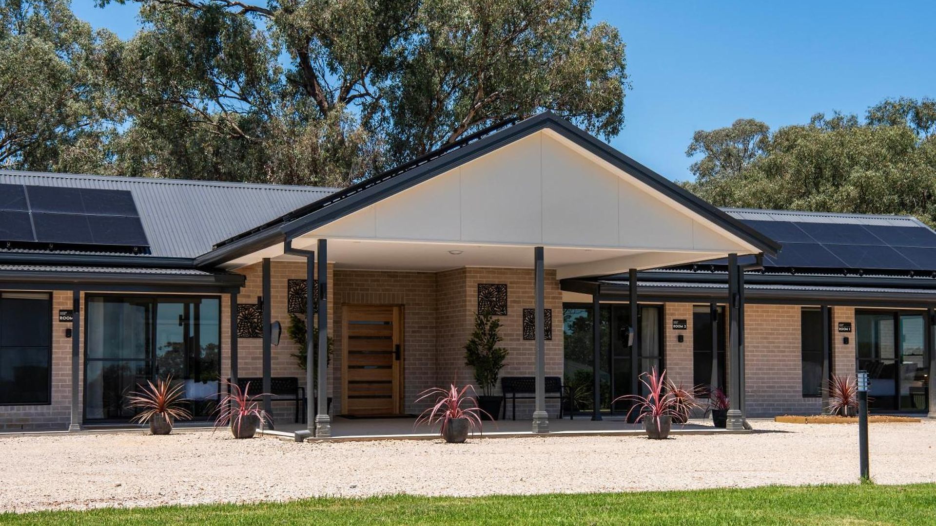 House - Grand Serenity For Gather & Play * Mudgee