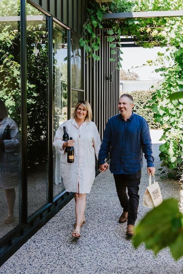 Holiday home The Wine Manor - Lavish Poolside Living Mudgee
